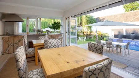 Ballantynes Lodge Отели в г. Хараре