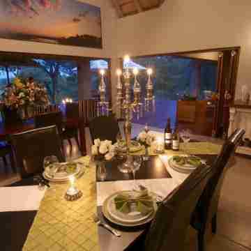 Raptor Retreat Game Lodge Dining/Meeting Rooms