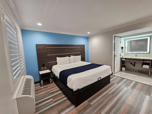 Travelodge by Wyndham Fullerton Near Anaheim Hotels in Fullerton