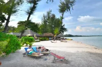 Thiwson Beach Resort - Strand