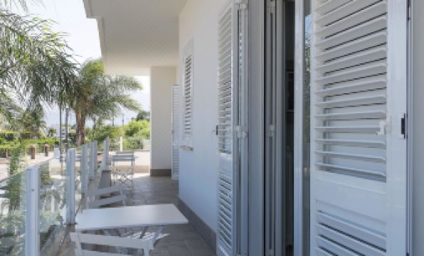 Hotel America - Housity