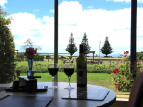 King Island Accommodation Cottages Hotels in Naracoopa