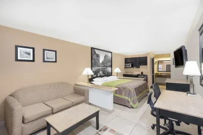 Super 8 by Wyndham McAllen/Downtown/La Plaza Mall