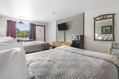 White Wing Lodge Hotels in Ruth C Township