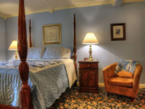 Los Gatos Bed & Breakfast Hotels in Yates County