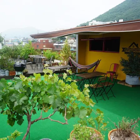 Grim Garden Guesthouse