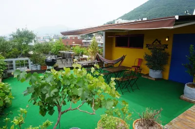 Grim Garden Guesthouse Hotels near Heantong Gallery