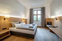 Kloster Seeon Kultur- und Bildungszentrum des Bezirks Oberbayern Hotels in der Nähe von TRAUNPASSAGE