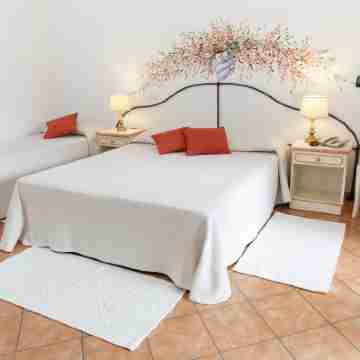 La Jacia Hotel & Resort Rooms