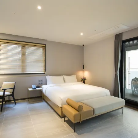 Nampo Hound Hotel Premier
