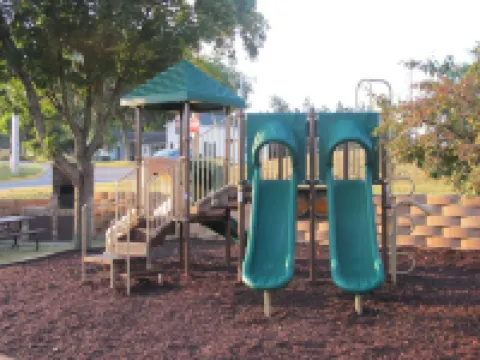 黑鷹套房汽車旅館