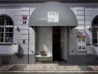 薩克斯復古設計飯店 聖維特主教座堂附近的飯店