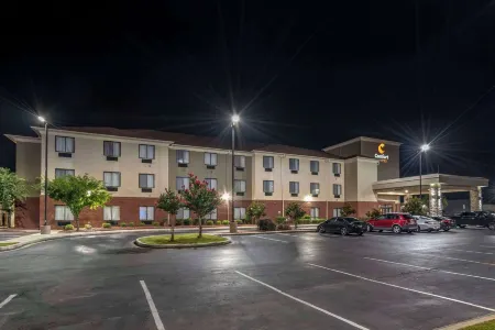 Comfort Suites Pell City I-20 Exit 158 Отели в г. Сент-Клэр