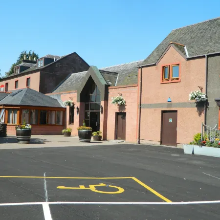 Red House Hotel