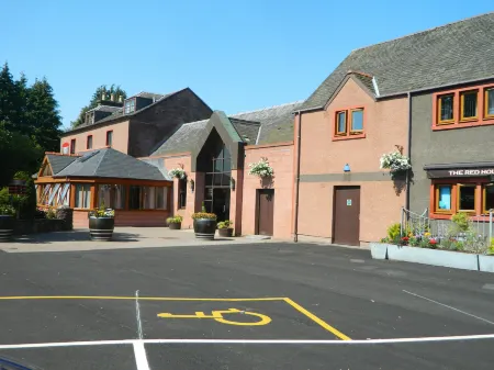 Red House Hotel Отели в г. Блэргори энд Ратрей