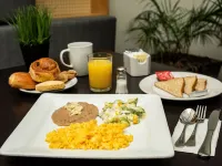 Hotel Mesaluna Near American Consulate - breakfast