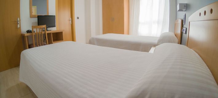 Hostal Meseguer エルチェのホテル