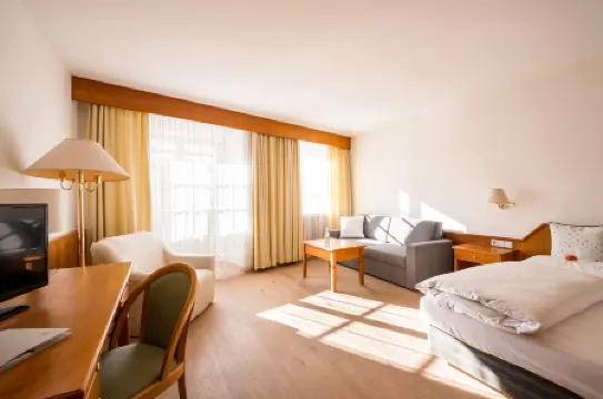 Krone Eat Drink Stay