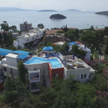 Heliotopos Apartments Hotels near Tolo Beach