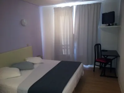 Le Clos Fleuri Hotel a Cours la Ville