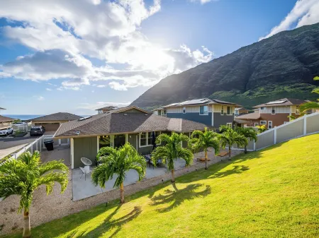 Oahu Family cabin_Oceanview and Beach Fun