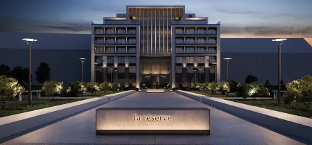 La Réserve Resort Отели рядом со станцией Heist Railway Station