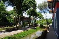 Meephawa Resort Hotels in Amphawa