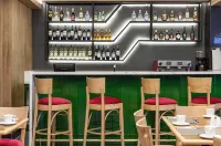 One Sixteen Hotel - bar