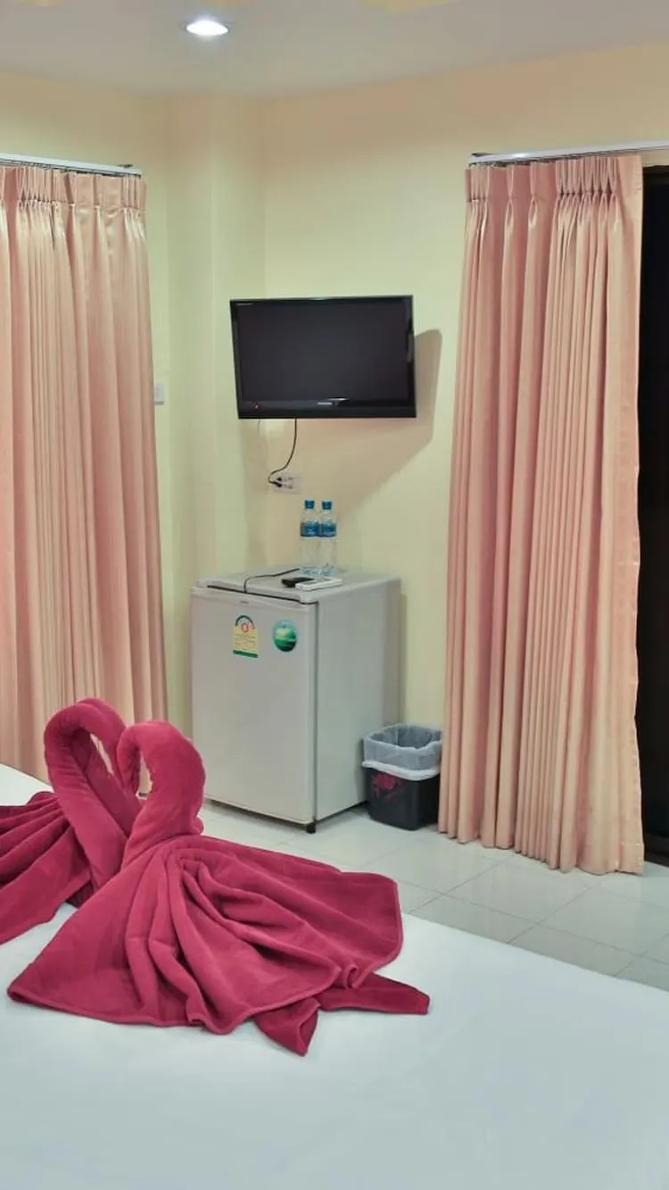 ห้องเตียงใหญ่ พร้อมระเบียง