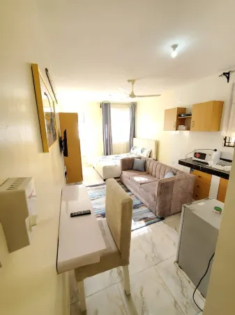 Lux Suites Carina Studio Apartments