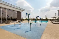 Embassy Suites Denton Convention Center - Pools