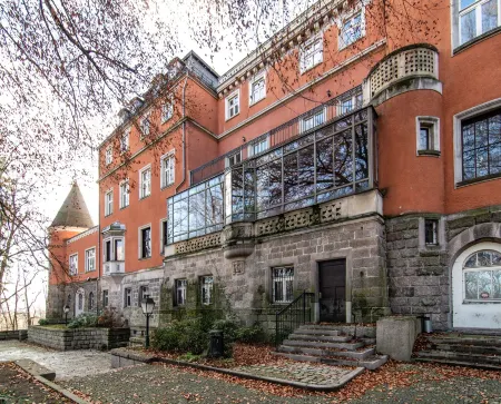 Pałac Paulinum Отели в г. Еленя-Гура