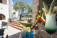 Hotel Baia Del Capitano - بار