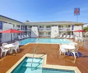 Motel 6 Redlands, CA - piscina