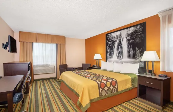 奇科温德姆速8酒店