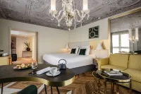 Hôtel le Louis Versailles Château - MGallery Hotels near قاعة المرايا