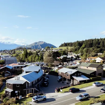 Clearbrook Motel & Serviced Apartments