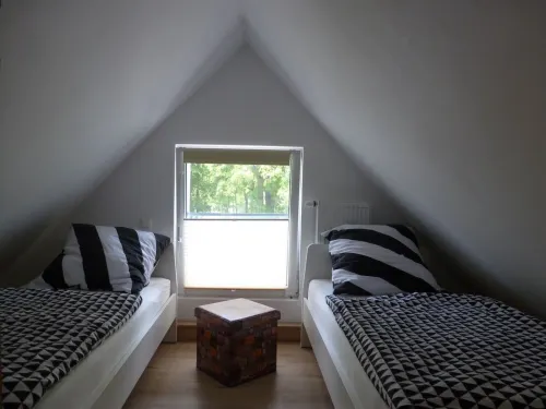 Small vacation home near Berlin for 4 pers3 E. or 2E+2K. up to 12J