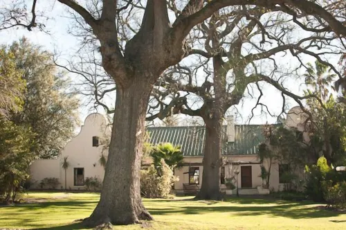 The Country Guesthouse - Bed and Breakfasts