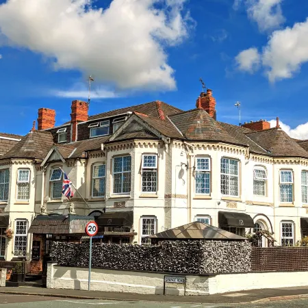 Brookside Hotel & Restaurant