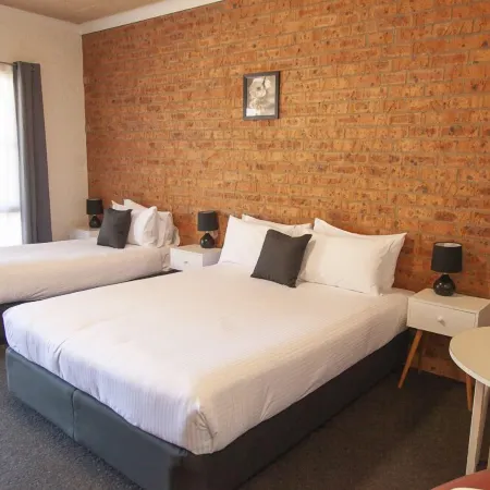 Bega Downs Motor Inn