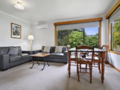 Marsden Court Apartments Hotels in Strahan