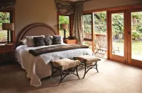 Treetops Lodge & Estate