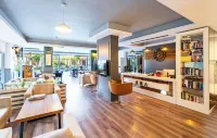 Hma Hotel & Suites