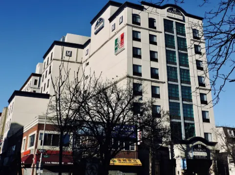 Marco LaGuardia Hotel and Suites