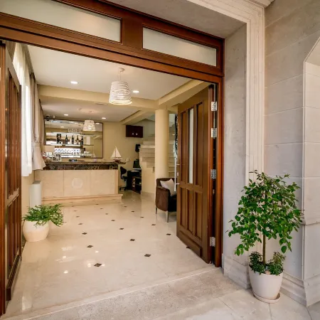 Hedera Residences - Kumbor