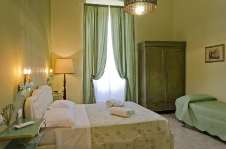 Affittacamere "Angel 2" Отели рядом с достопримечательностью «Le Scalinate - La Spezia»