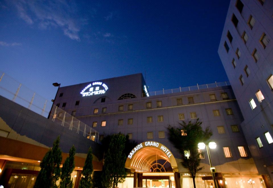 2. 사카이데 그랜드..