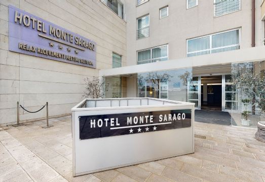 2. 호텔 몬테 사라..