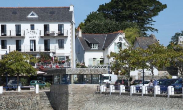 Hotel du Port